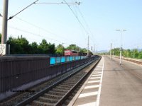 20130713-B-09  Eine unbekannte 155 mit einem G�terzug auf den Schnellfahrgleisen in Richtung Offenburg bei der Durchfahrt von Achern am 13.07.2013