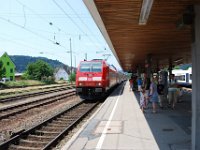 20130714-B04  146 230-8 mit RE von Karlsruhe nach Konstanz am 14.07.2013 in Hausach