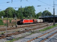 20130716-B039  185 037-9 der DB mit G�terzug aus Richtung schweiz in Offenburg.