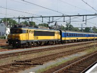 09082013-B39  Abgestellte NSR 1739 mit ICRm Wagen in Maastricht