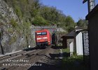 oberwesel-23042021-B005  101 026-3 die einen IC Rhein abwärts am Bettrunnel schiebt